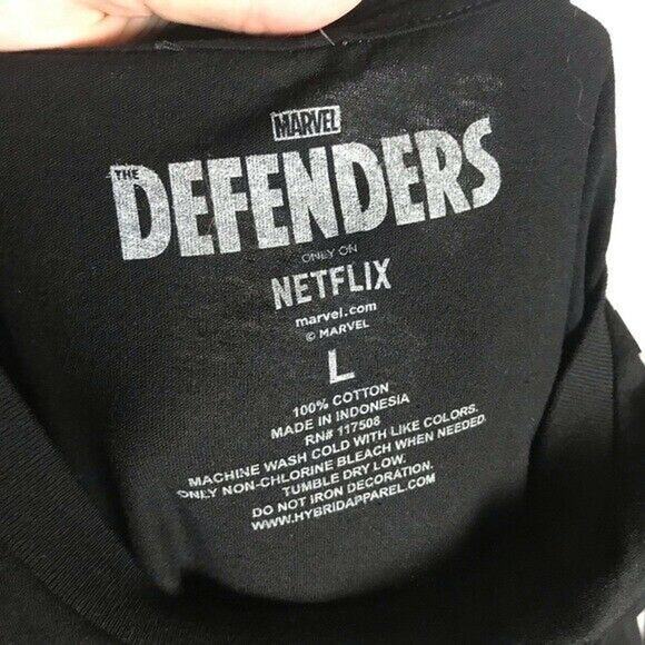 3/$20 Marvel Defenders NWT Junior Large Black 100% Cotton Boxes Graphic T-Shirt - Picture 3 of 7